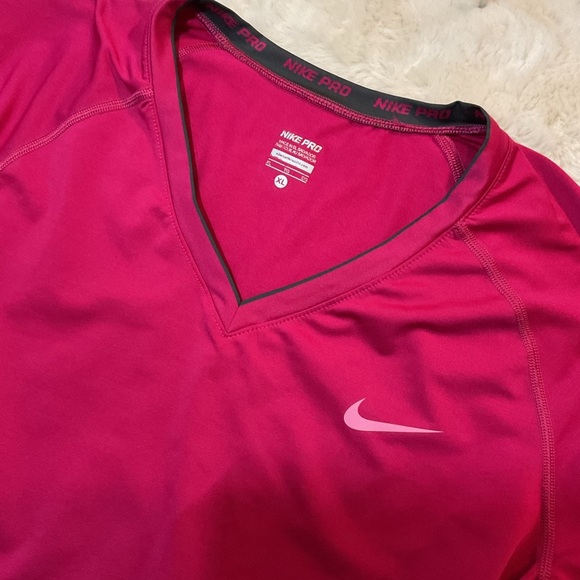 Nike dri-fit top - Picture 4 of 4